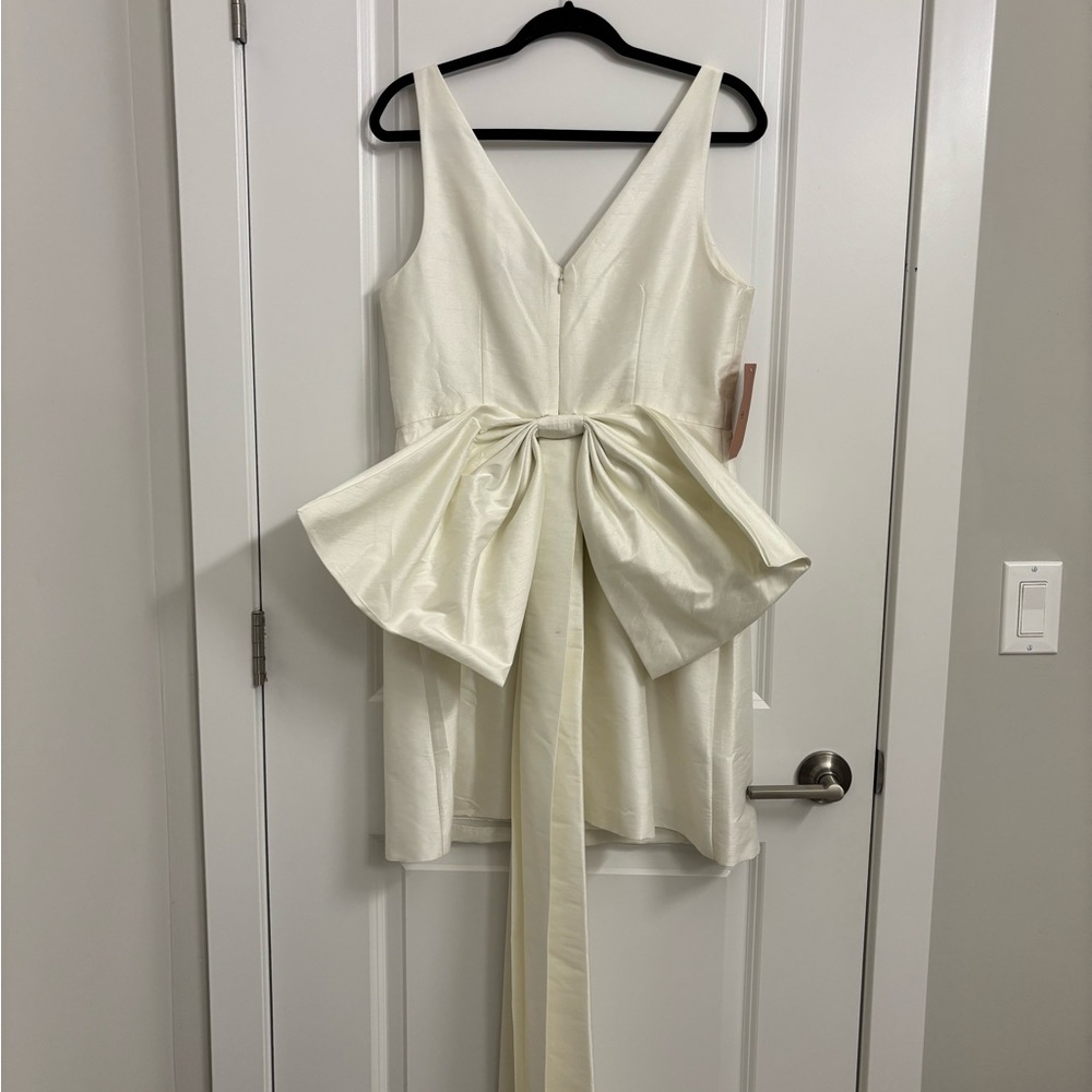 Sachin + Babi White Bow Train Wedding Dress - Picture 6 of 7